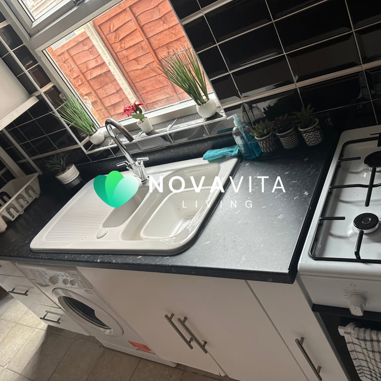Luxury Supported Accommodation - Single & Double rooms Rent (Pay nothing but Service Charge) Ref 154