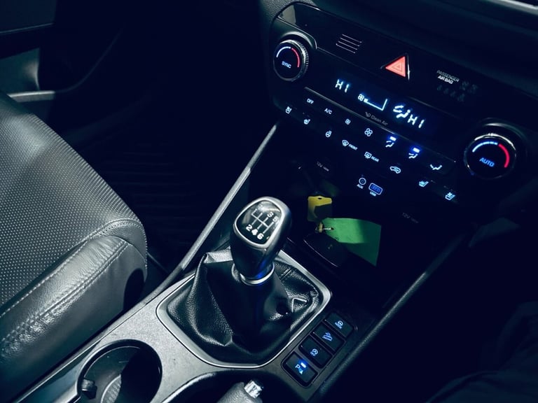 HYUNDAI TUCSON 2.0 CRDI BLUE DRIVE PREMIUM SE SUV DIESEL MANUAL EURO 6 2016