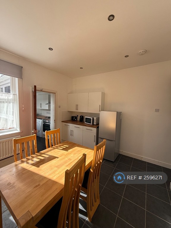 2 bedroom house in Cornwallis Street, Stoke-On-Trent, ST4 (2 bed) (#2596271)