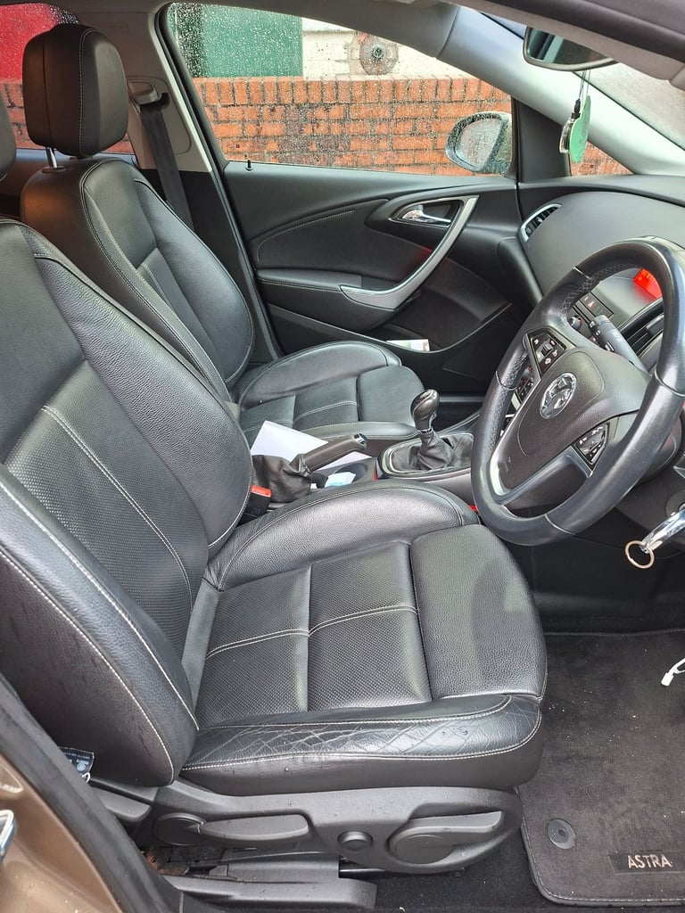 Vauxhall, ASTRA, Hatchback, 2014, Manual, 1598 (cc), 5 doors