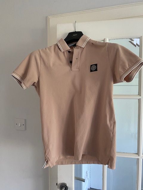 STONE ISLAND  MENS POLO  BEIGE BNWT SIZE S RRP £170 SELLING FOR £60 GREAT PRICE