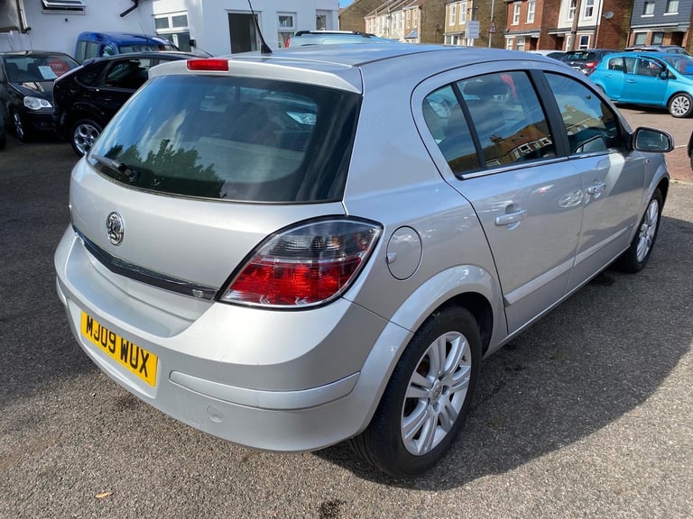 2009 Vauxhall Astra 1.6i 16V Design [115] 5dr HATCHBACK Petrol Manual
