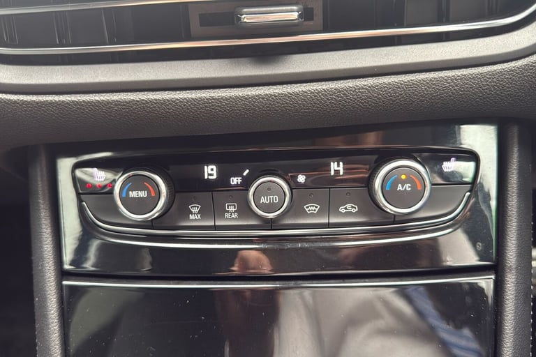  Vauxhall Grandland 1.2 Turbo Ultimate Suv 5dr Petrol Auto Euro 6 s/s 130 Ps