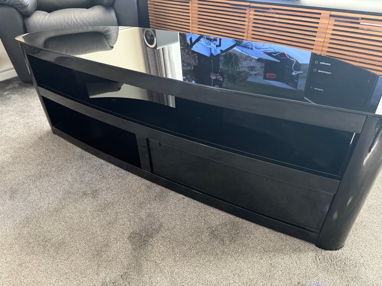 Modern Black Glass TV Stand / Entertainment Unit – Sleek & Stylish Design