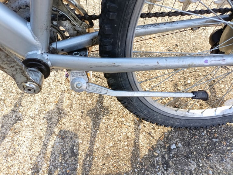 RALEIGH KRUSH24(PINK/SILVER) 24 INCH WHEEL CHILDS BIKE,SOLID KICK STAND,ALLOYBRAKES+LEVERS