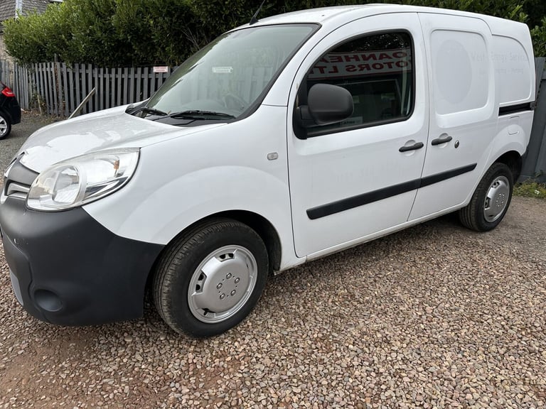 NO VAT** ULEZ COMPLIANT**FINANCE AVAILABLE**2017 RENAULT KANGOO**12 MONTHS MOT