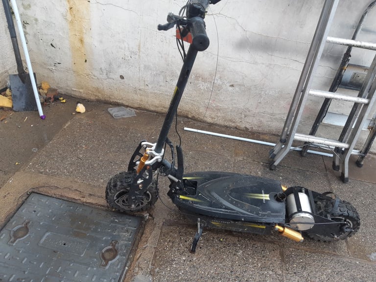 Electric scooter 