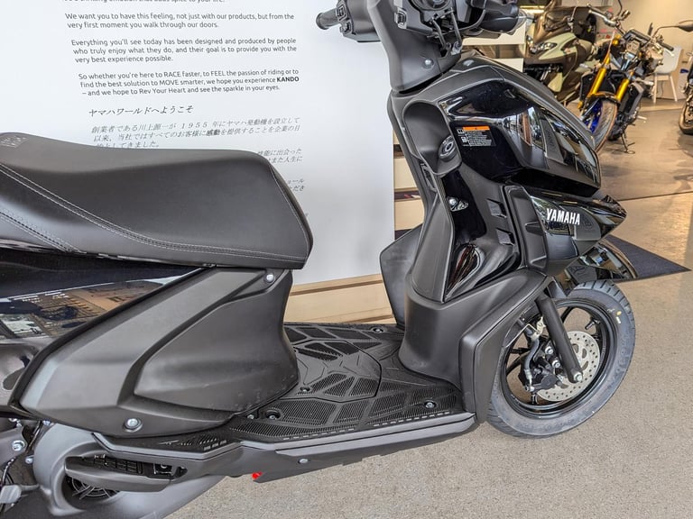 NEW Yamaha RayZR 125 Learner Legal Scooter. (Black) JUST £2,500 (No Admin Fees)