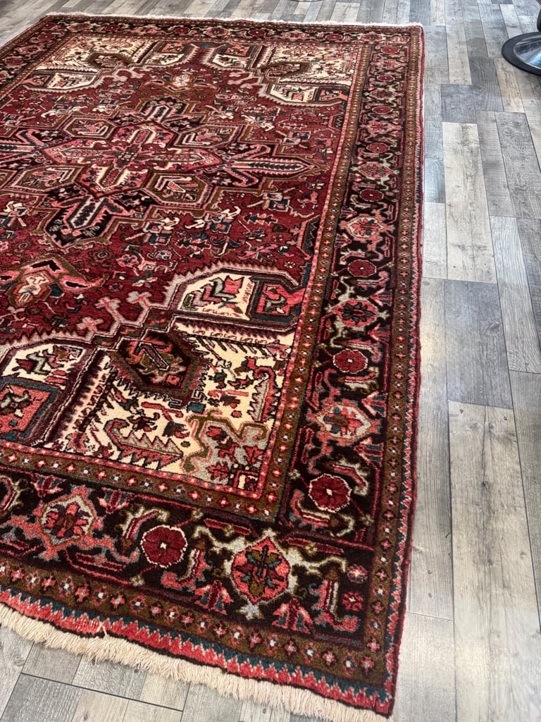 Antique handmade Persian heriz rug 300x210