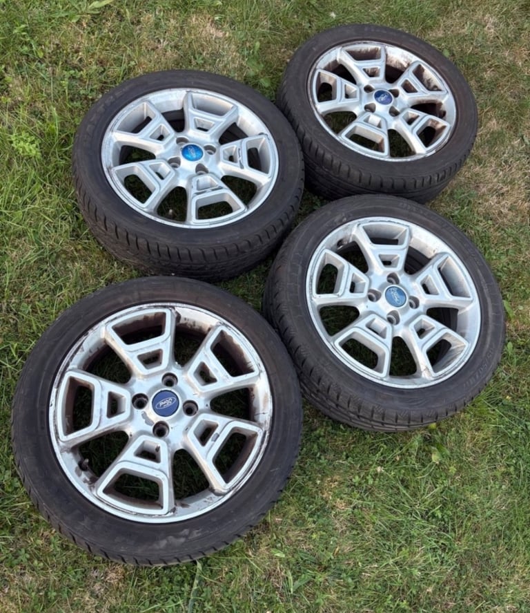 17” Ford Fiesta Connect Ecosport Alloy Wheels Alloys Silver 205/50/r17