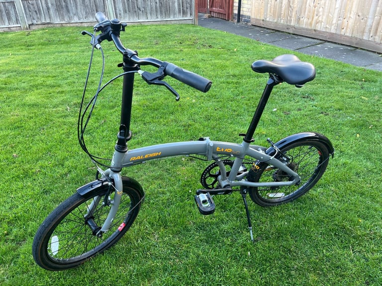 Raleigh Evo- folding bike ( 7 speed) lightweight aluminium- Pristine condition 