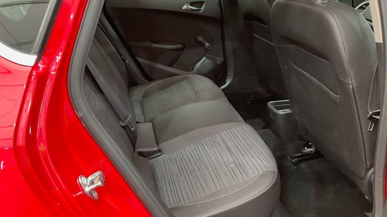 2015 Vauxhall Astra 1.6i Excite Euro 6 5dr HATCHBACK Petrol Manual