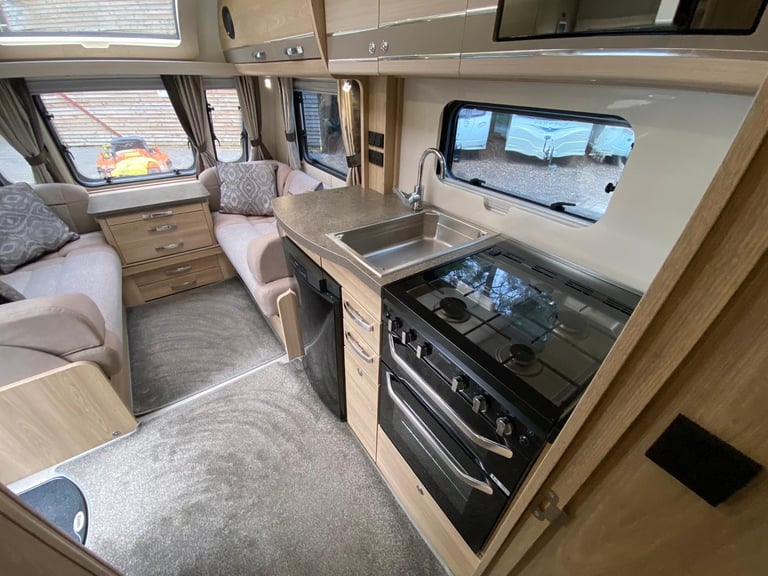 ELDDIS CRUSADER AURORA - 2019 - ISLAND BED - 4 BERTH - MOVER - PRISTINE 
