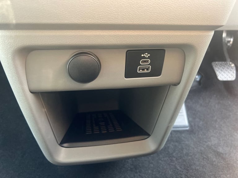 2025 Ford Tourneo Custom E-Tourneo Custom Titanium X Bus M1 340 L1 65kWh 160kw 218 RWD 1 Speed Au...