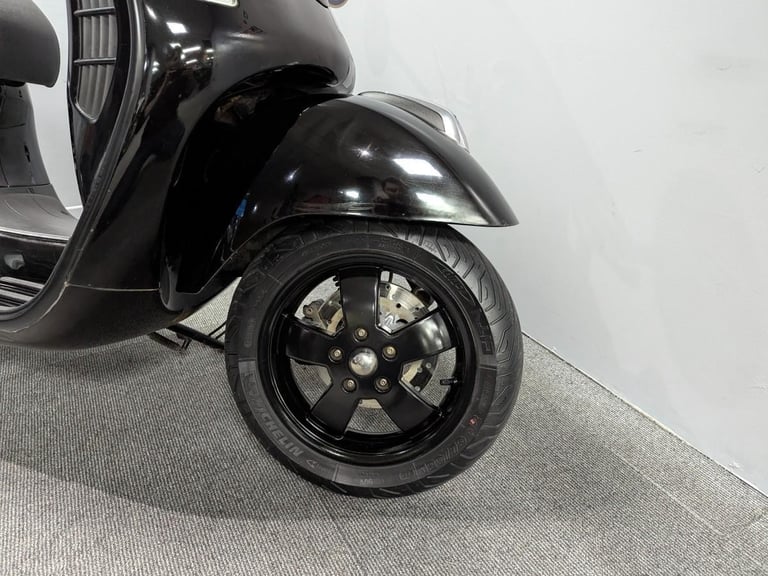 2012 (62) Piaggio Vespa GTS 125 in black