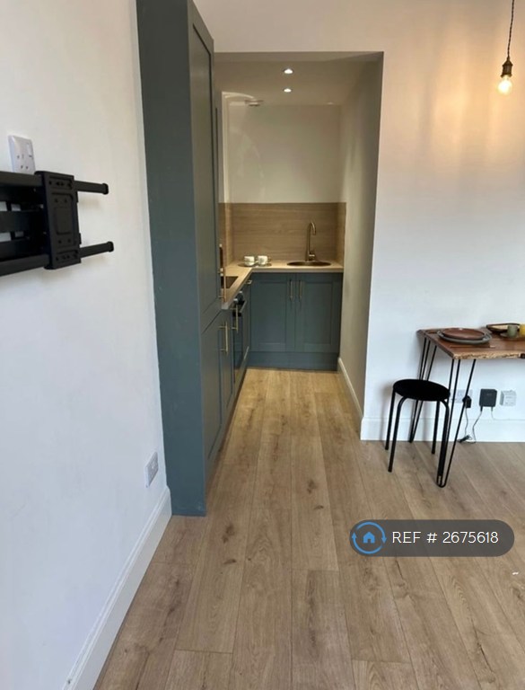 1 bedroom flat in Northfield Place, Aberdeen, AB25 (1 bed) (#2675618)