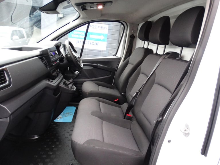2022 Renault Trafic SL28 Blue dCi 130 Business Van PANEL VAN DIESEL Manual