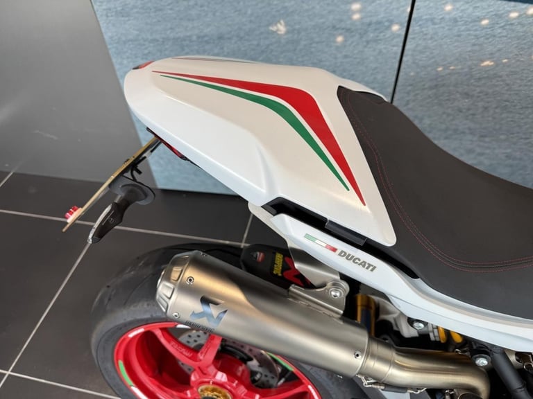 2021 Ducati Supersport S – 5,402 Miles