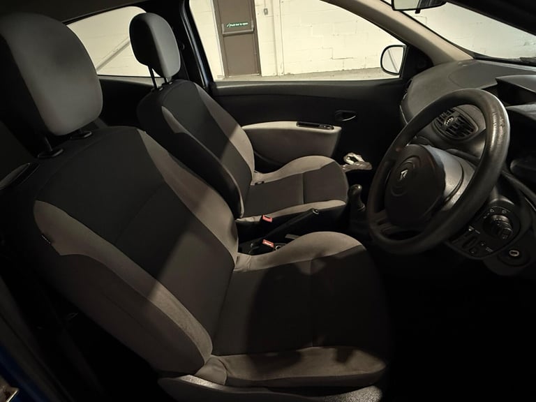 2010 Renault Clio 1.2 Extreme Euro 5 3dr HATCHBACK Petrol Manual