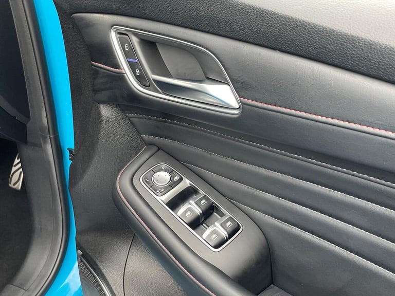 2023 MG MG HS 1.5 T-GDI 16.6kWh Trophy Auto Euro 6 (s/s) 5dr ESTATE Petrol/Electric Hybrid Automatic