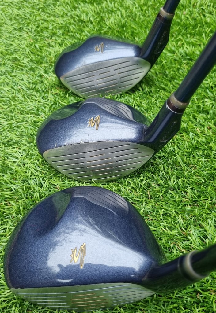 KING COBRA SZ - Lite flex Graphite 5-SW, Cobra OFFSET 3-5-7, putters x2 & trolley bag