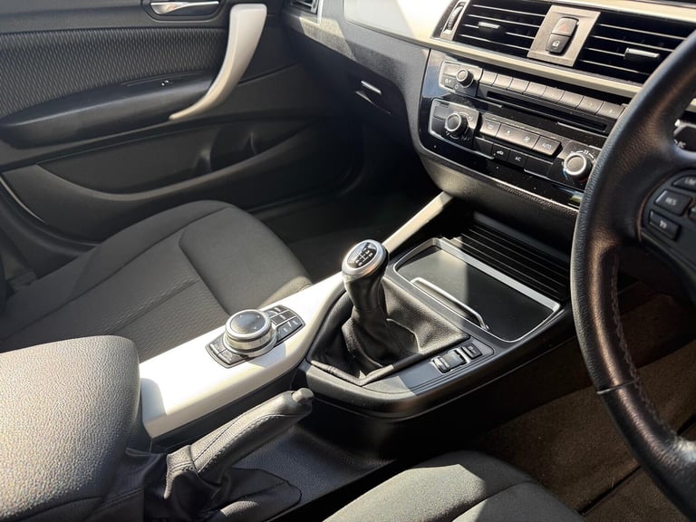 BMW 1 SERIES 1.5 118i SE Business 2018