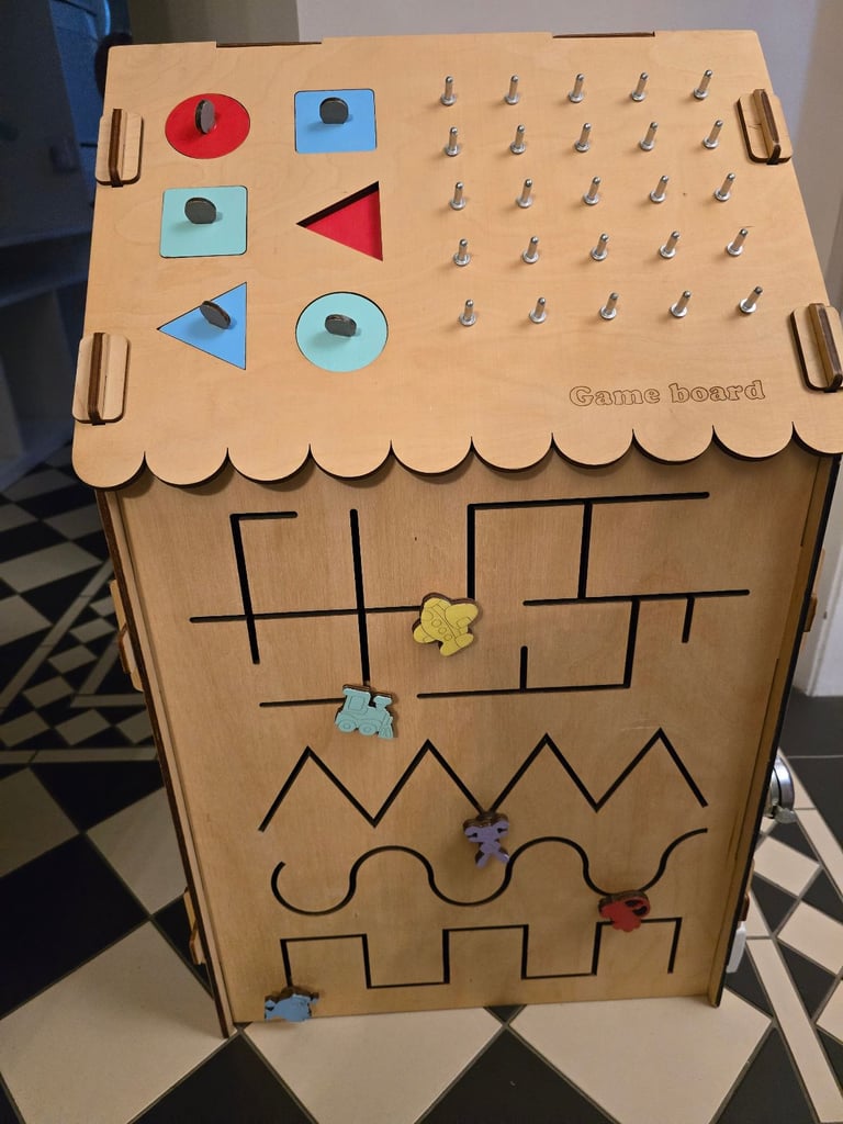 Montessori busy house