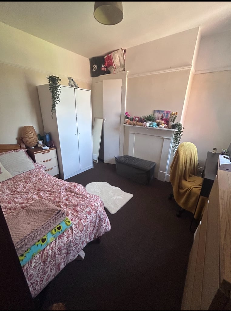image for Room to rent in Bedford Place , SO15