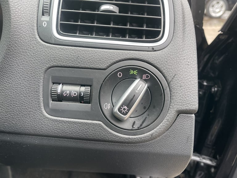 VOLKSWAGEN POLO 1.4 SE 2011