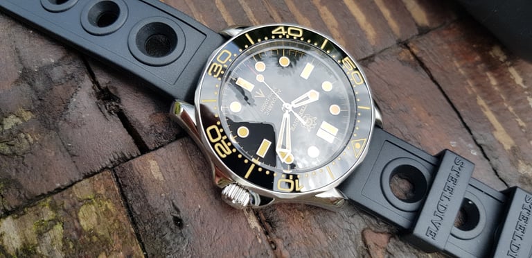 Steeldive SD1957 Diver Watch - Silicone Ventilated Strap, 200M WR, Automatic, Sapphire Crystal