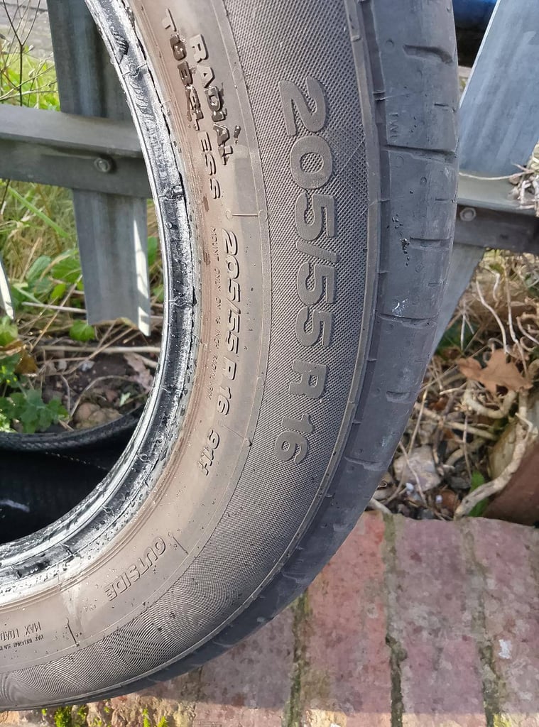 205 55 16 contintal with good tread