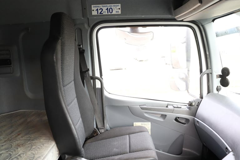 MERCEDES AXOR 1824 4X2 SLEEPER 26FT BOXVAN (2013)
