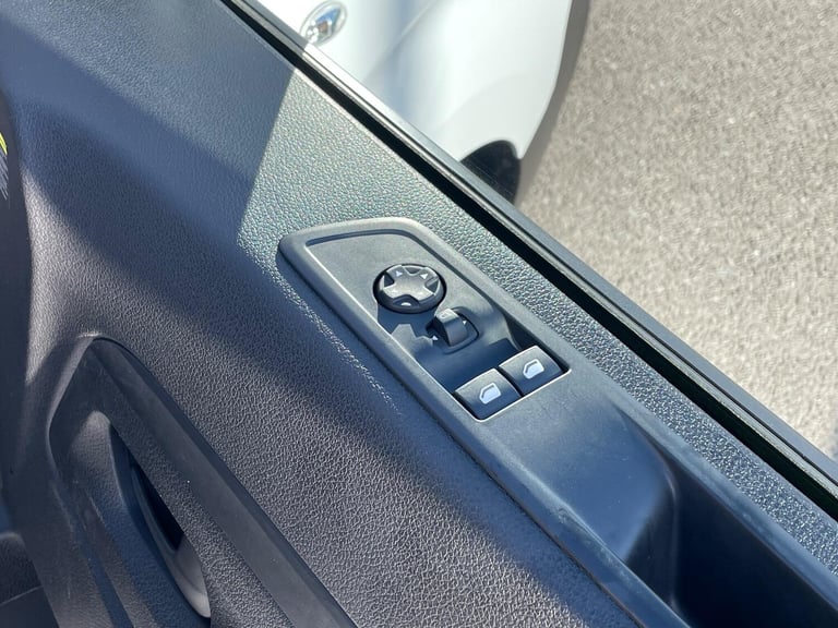 2024 Peugeot e-Expert e 1000 75kWh Professional Premium + Standard Panel Van Auto MWB 6dr (7kW Ch...