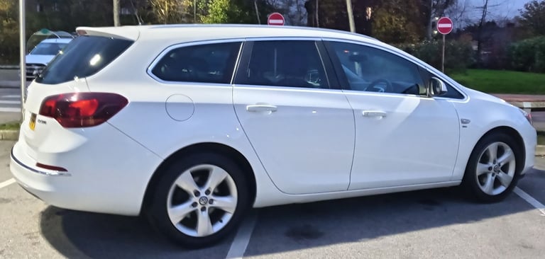 Vauxhall, ASTRA, Estate, 2012, Auto, Automatic, 1956 (cc), 5 doors, 2 Keys