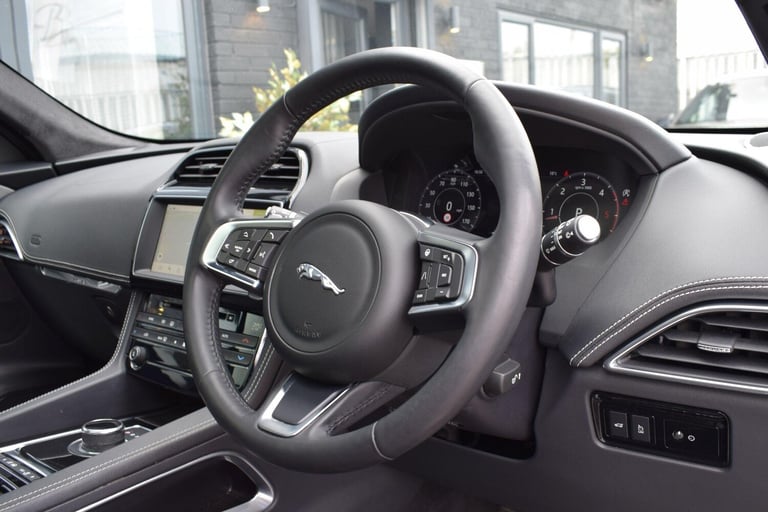 2020 Jaguar F-Pace 2.0 D180 Chequered Flag Auto AWD Euro 6 (s/s) 5dr ESTATE Diesel Automatic