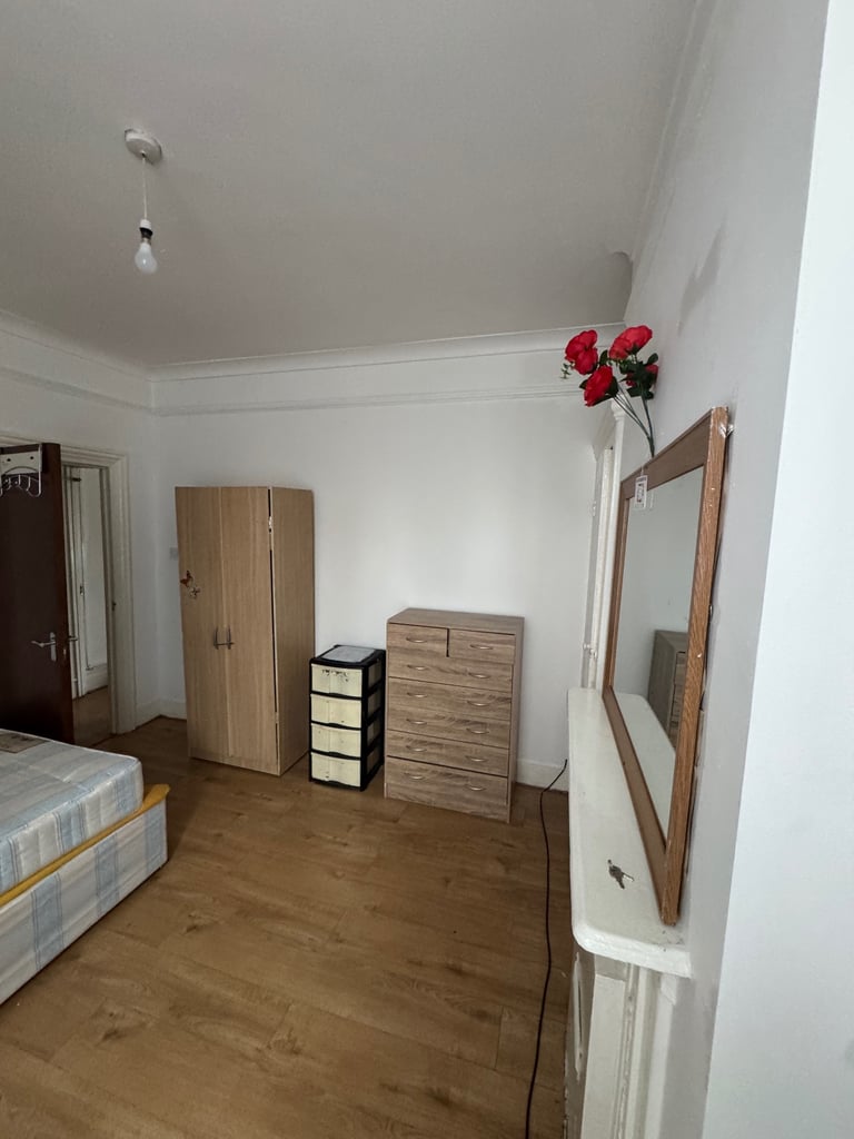 2 bedroom flat available in barking 