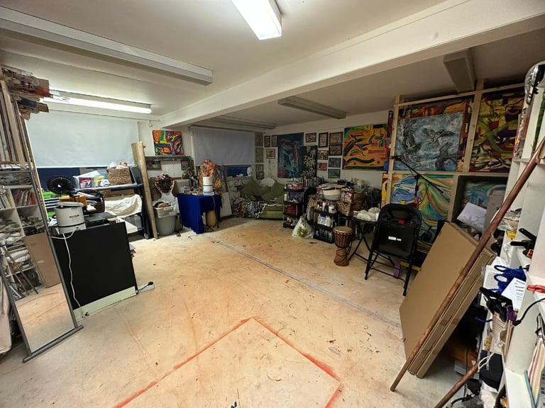 Artist Studio- Sublet. Near Waterloo ! 