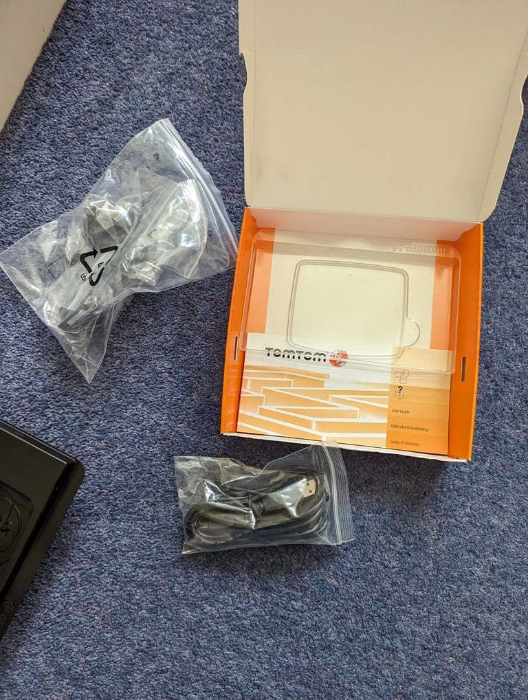 TomTom One United Kingdom - Republic of Ireland all in one with built in screen mount