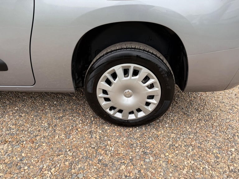 2019 Vauxhall Combo 1.5 Turbo D 2300 Sportive L2 H1 Euro 6 (s/s) 4dr PANEL VAN Diesel Manual