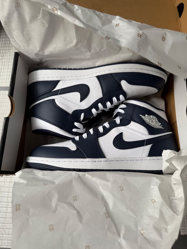 image for Nike air jordan 1 mid white metallic gold