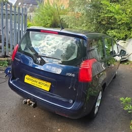 PEUGEOT 5008 1.6 VTi Active 2011