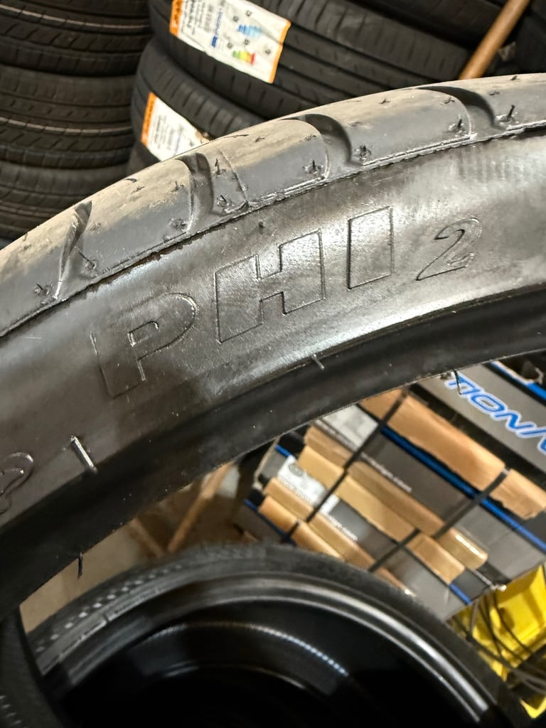 Accelera PH2 tyres 275 30 21 98Y 