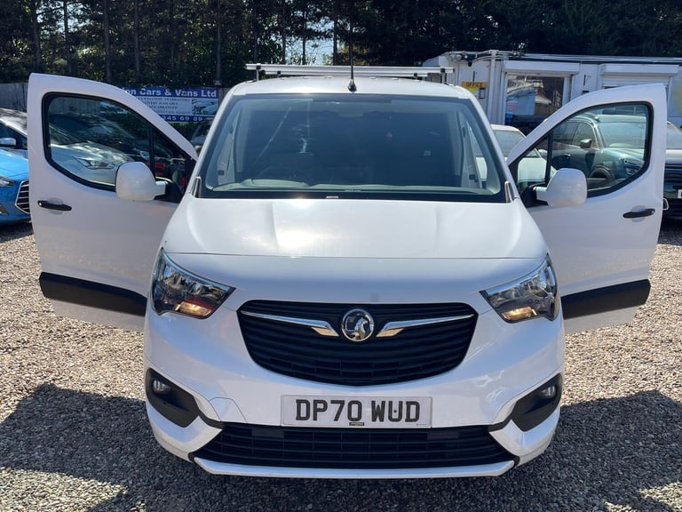 2020 Vauxhall Combo 1.5 Turbo D 2300 Sportive L2 H1 Euro 6 4dr PANEL VAN Diesel Manual