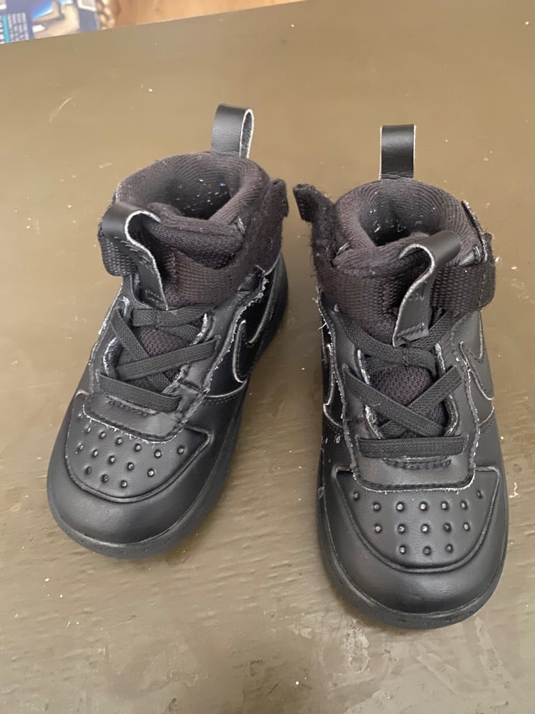 Like new. Nike Trainers  EU 8.5 UK 26 