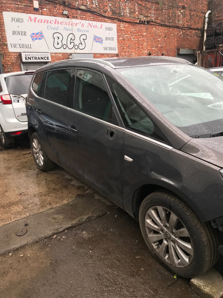 Vauxhall Zafira C tourer. Door front. 2013 - 2016