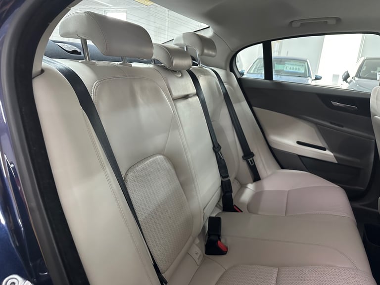 2016 Jaguar XE 2.0d Portfolio Euro 6 (s/s) 4dr SALOON Diesel Manual