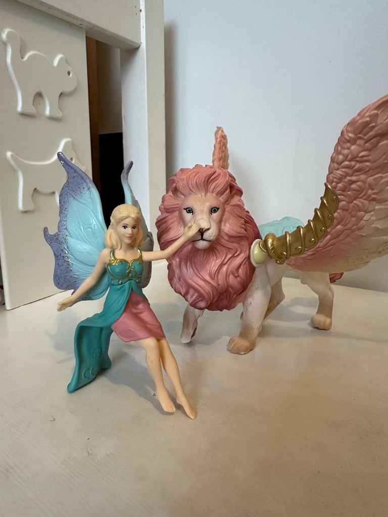 Schleich Lion and Fairy figures 