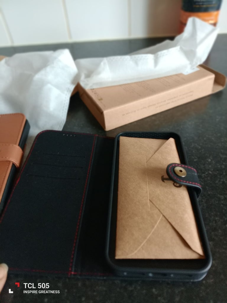 Tiliyoo leather wallet 