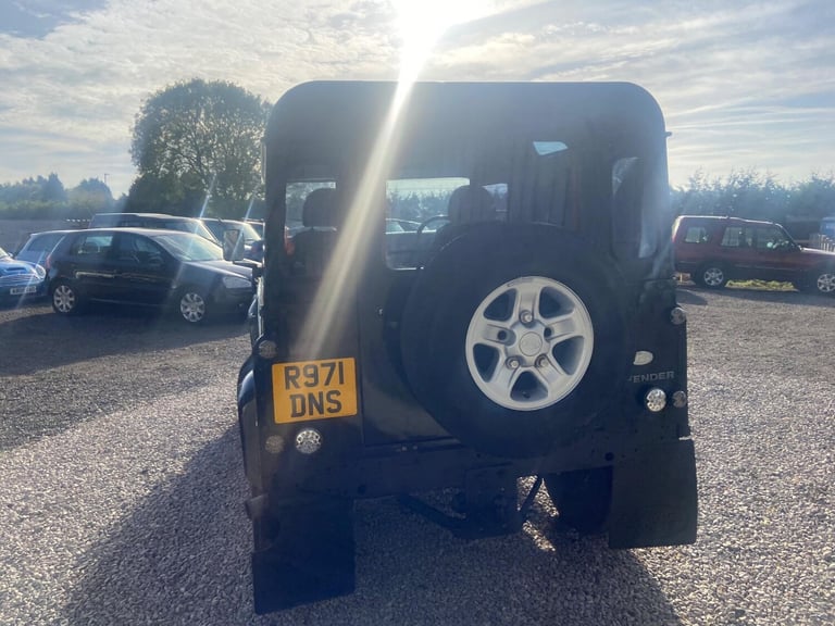  Land Rover Defender 90 2.5 TDi County Station Wagon 3dr Diesel Manual (111 bhp) Diesel Manual