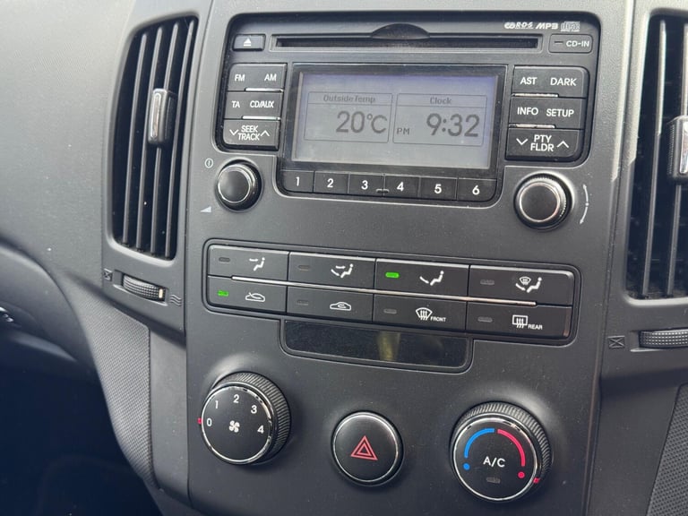2010 Hyundai i30 1.6 CRDi Comfort Euro 4 5dr HATCHBACK Diesel Manual